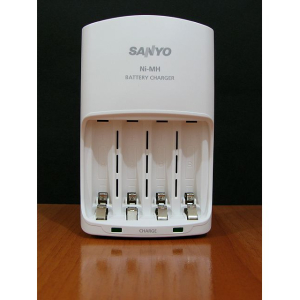 Sạc Sanyo for pin AA/AAA - Chính hãng