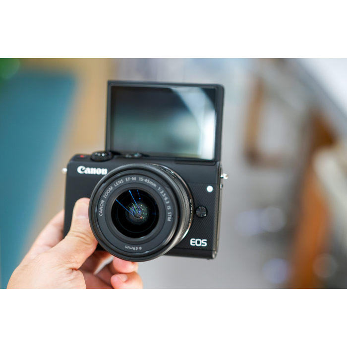 Canon EOS M100 + Kit Lens 15-45mm - Likenew