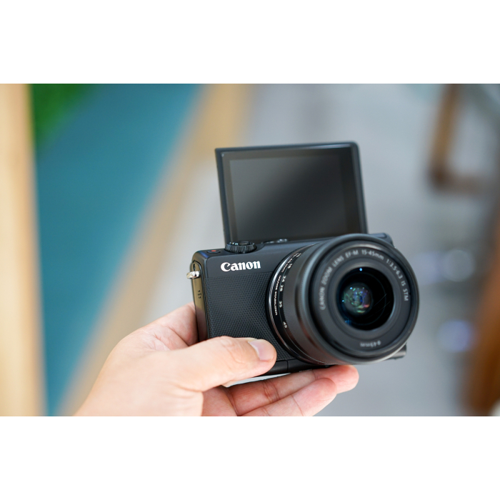 Canon EOS M100 + Kit Lens 15-45mm - Likenew