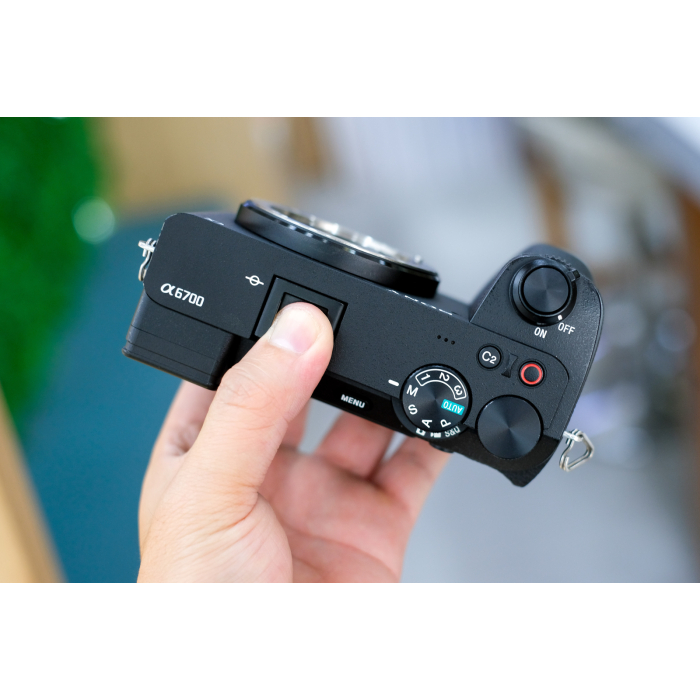 Sony A6700 - Likenew (Body Only)