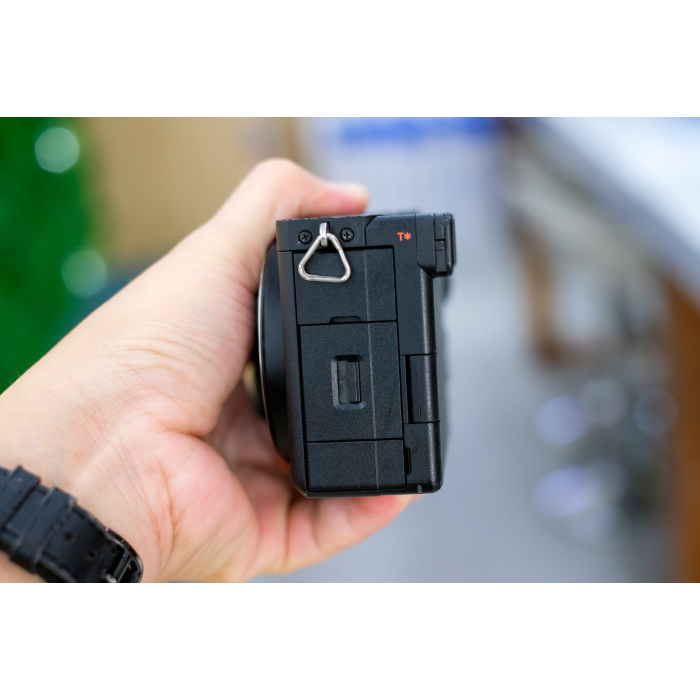 Sony A6700 - Likenew (Body Only)