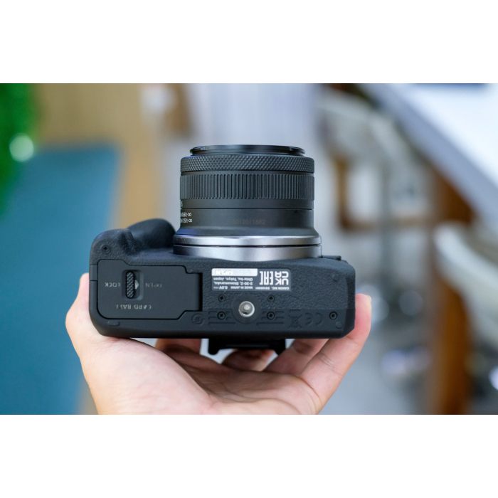 Canon EOS R100 + Kit 18-45mm - Likenew