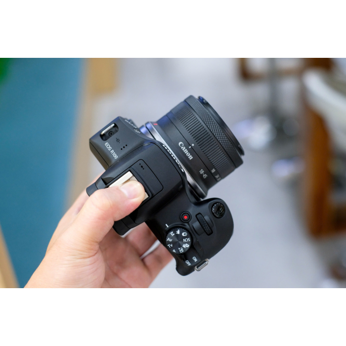 Canon EOS R100 + Kit 18-45mm - Likenew
